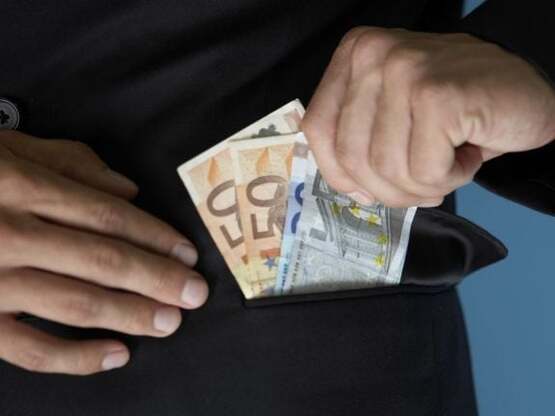 Ακατάσχετος τραπεζικός λογαριασμός: Θα α...