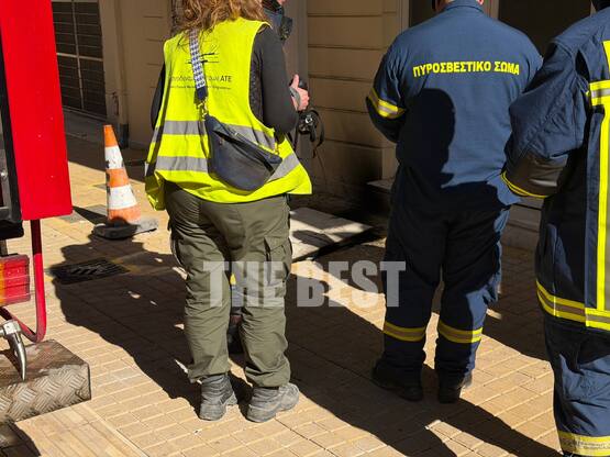 Πάτρα: Εκρήξεις και καπνοί σε φρεάτιο στ...