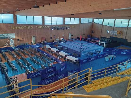 Πάτρα: Συμπλοκή φιλάθλων σε αγώνες πυγμα...