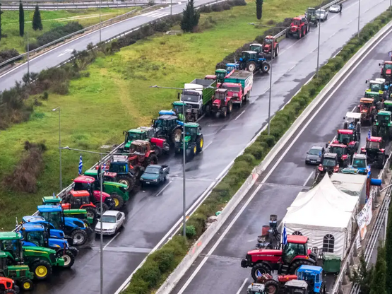 Χριστούγεννα στα μπλόκα θα κάνουν οι αγρ...