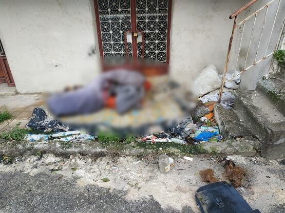 Βλατερό: Άστεγος με προβλήματα υγείας χρ...