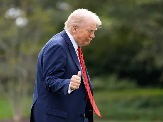 Τραμπ: Ανοίγει τα απόρρητα αρχεία για εξ...