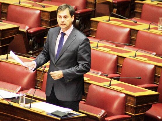 Θεοχάρης: Ομάδα στελεχών δουλεύουν στο Μ...