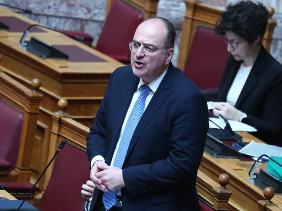 Λαζαρίδης: Την αποπομπή του ζητά η αντι...