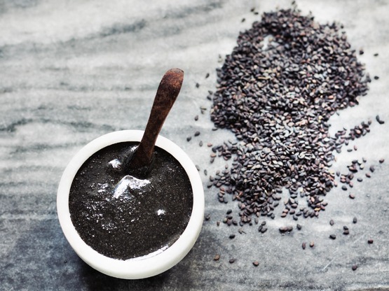 Μαύρο ταχίνι: Το superfood που δεν γνωρί...