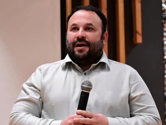 Κλειστά σπίτια ή κλειστοί δρόμοι;