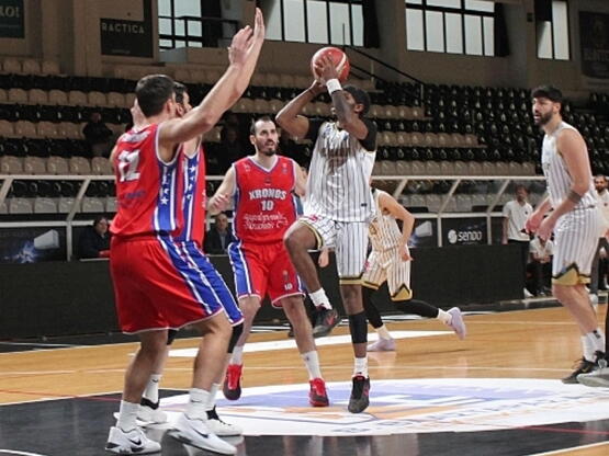 Πολύ κακός ο Απόλλων Πατρών έχασε 82-61 ...