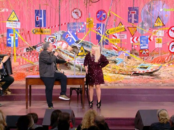 Απολαυστική ήταν η κωμικός Χαρά Τσιώλη α...