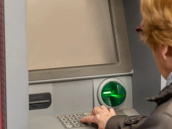 Τράπεζες: Το ωράριο λειτουργίας των κατα...