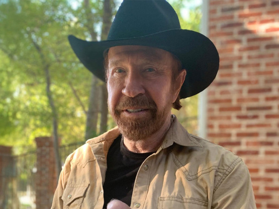 Πέθανε ο Τσακ Νόρις σε ηλικία 86 ετών