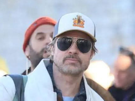 Ο Μπραντ Πιτ «έδεσε» στην Ύδρα και έφερε...