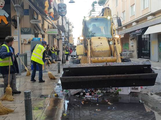 Επιστρατεύτηκε μέχρι και εκσκαφέας για ν...