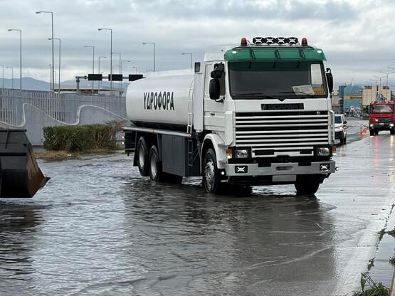 Πλημμύρισε πάλι η Ακτή Δυμαίων- Κλειστή ...