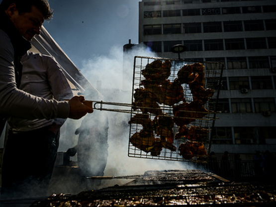 Σπίτι, ταβέρνα ή delivery; Πόσα πληρώνει...