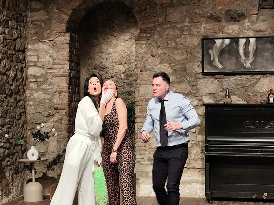 «Άνοιξαν» τα θεατρικά μας «Chakras» - Τι...