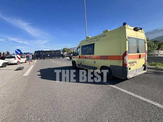 Πάτρα: Η κλούβα των ΜΑΤ δεν άνοιξε για ν...