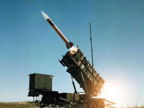 Ελληνικοί Patriot κατέρριψαν drone στη Σ...