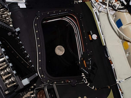 Αφού είδαν την σκοτεινή πλευρά Σελήνης, ...