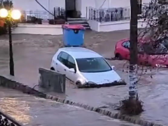 Λήμνος: Σφοδρή κακοκαιρία σαρώνει το νησ...