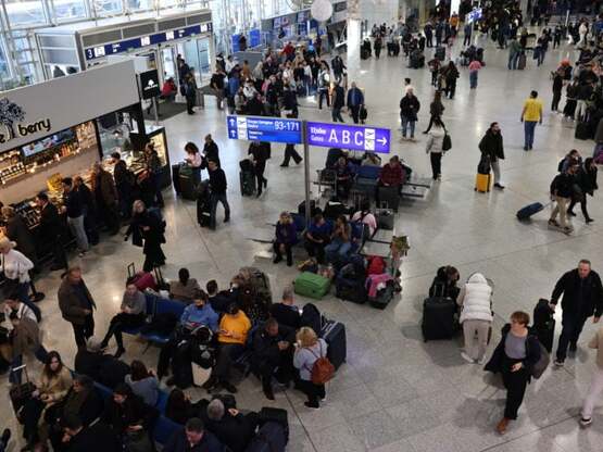 «Ελ. Βενιζέλος»: Μαζικές ακυρώσεις πτήσε...