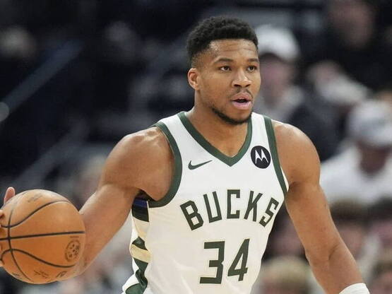 Γιάννης Αντετοκούνμπο: Μένει στους Μιλγο...