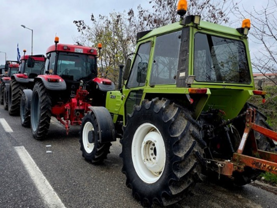 Αγρότες: Χριστούγεννα στα μπλόκα και μετ...