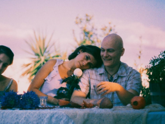 PARADISE ή μια ιστοριούλα χωρίς καμία τρ...