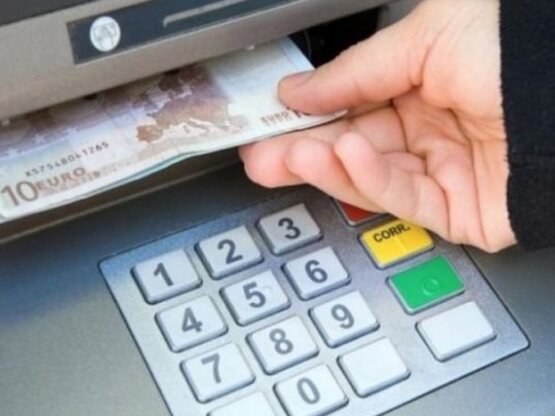 Αναλήψεις από ATM: Νέο «τοπίο» για τις π...