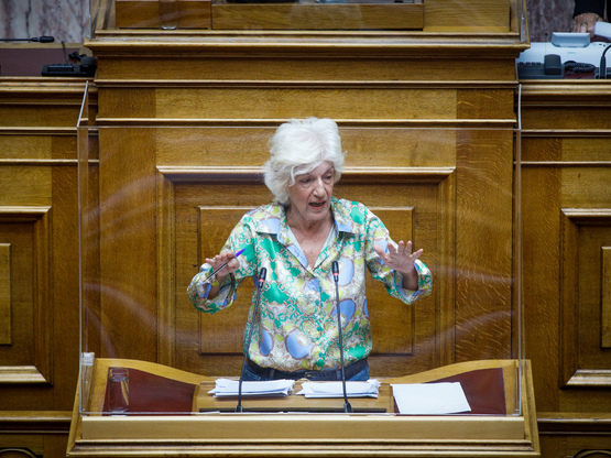 Σία Αναγνωστοπούλου: Η κυβερνητική κοροϊ...