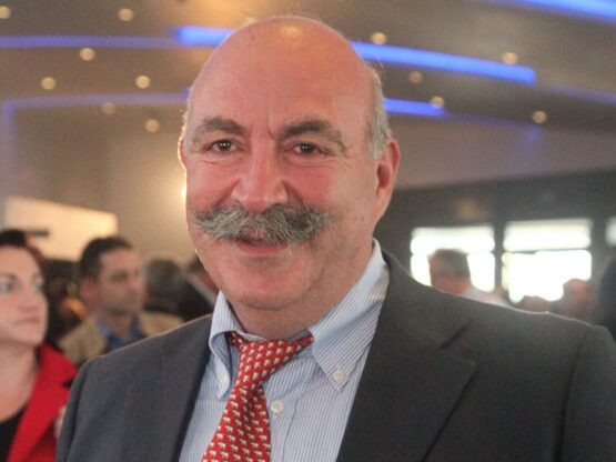 Ο Χρήστος Μαυρίκης πυροβόλησε στον αέρα ...