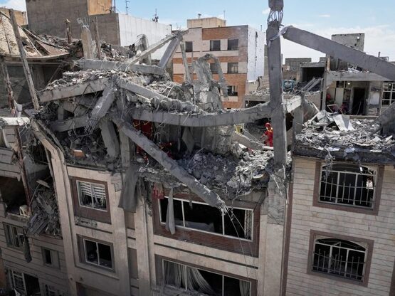 Ιράν: Μετά τις επιθέσεις σε υποδομές, αβ...