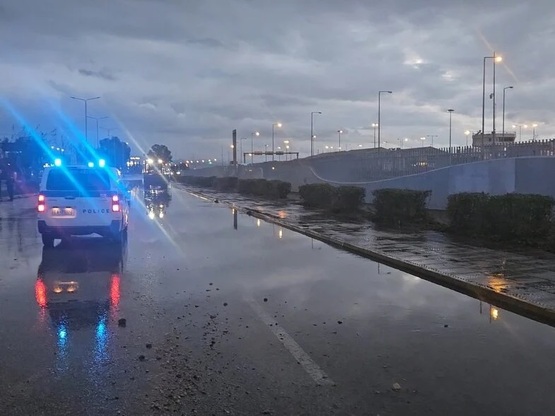 Πάτρα: Πλημμύρισε πάλι η Ακτή Δυμαίων- Έ...