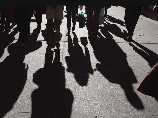 ΕΛΣΤΑΤ: Στο 7,7% έπεσε η ανεργία στη χώρ...