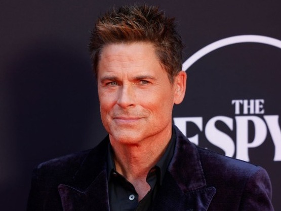 Ο Ρομπ Λόου ενώνει τις δυνάμεις του με τ...