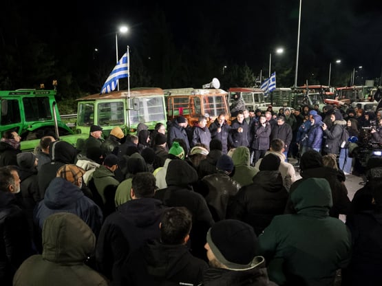 Αγρότες: H πλειοψηφία των μπλόκων λέει &...