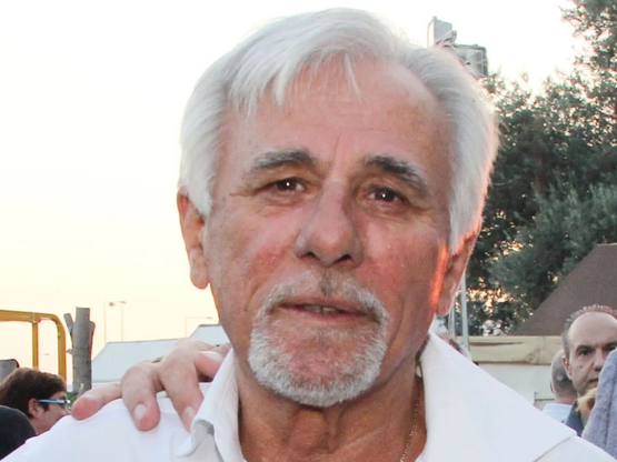 Πέθανε ο δημοσιογράφος Σπύρος Καρατζαφέρης