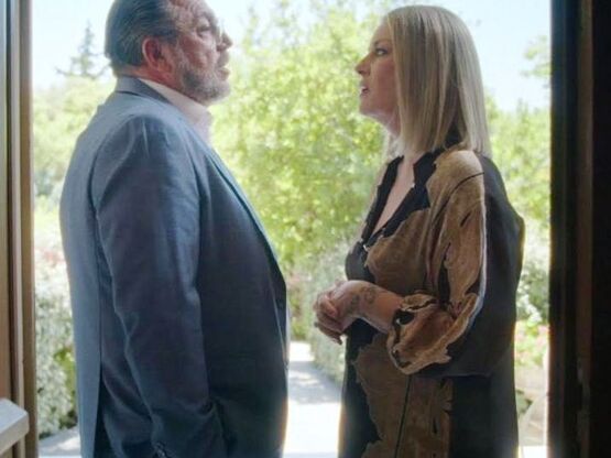 Να μ’ αγαπάς: Η Σοφία εκβιάζει τον Θεόφιλο