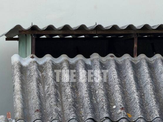 Υπάρχει αρκετός αμίαντος, σε σπίτια και ...