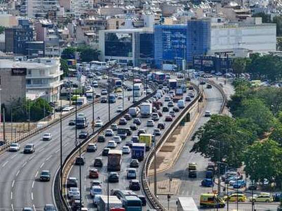 Κίνηση: Σε εξέλιξη η έξοδος των εκδρομέω...