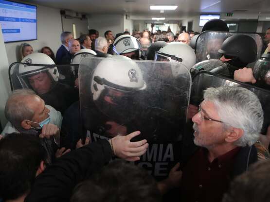 Ο πρώην Πρόεδρος της ΕΙΝΑ Δ. Ζιαζιάς, ο ...