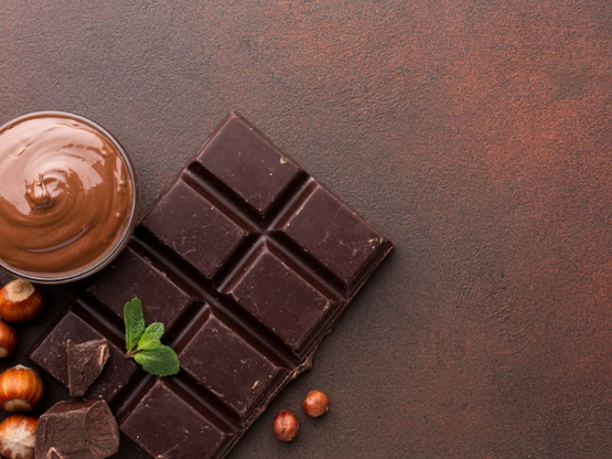 Μπορεί η μαύρη σοκολάτα να επιβραδύνει τ...
