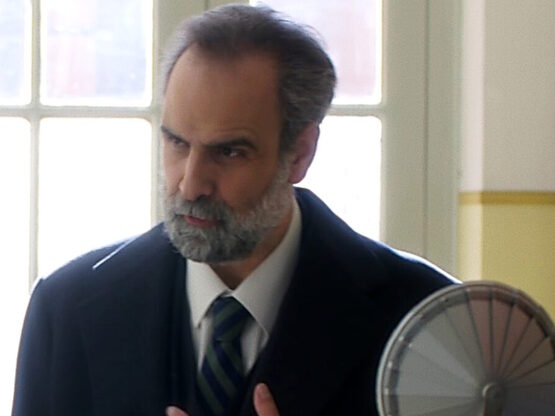 Άγιος έρωτας: Ο Παύλος προσπαθεί να πείσ...