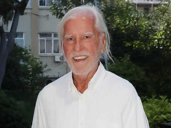 Έφυγε από τη ζωή ο Λάκης Ραπτάκης, εμβλη...