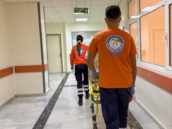 Στην εντατική νεογνών 5 ημερών μωρό- Κρί...