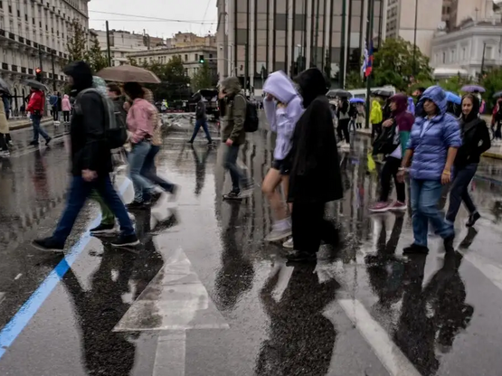 Καιρός: Διπλό κύμα κακοκαιρίας σε Ιόνιο,...