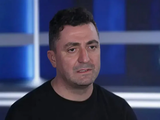 Στο Voice ο αδερφός του Γιώργου Βελισσάρη