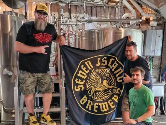 Νομάδες ζυθοποιοί φτιάχνουν μπύρες σε όλ...