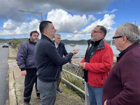 Τις εγκαταστάσεις του φράγματος του Πηνε...