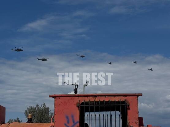 Και ξαφνικά ο ουρανός της Πάτρας γέμισε ...