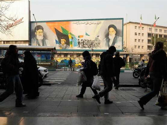 «Τύμπανα πολέμου» στο Ιράν: Τραμπ και Νε...